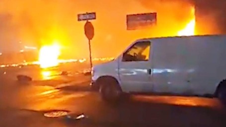 Мэр Филадельфии заявила о повреждении нескольких домов при крушении самолета