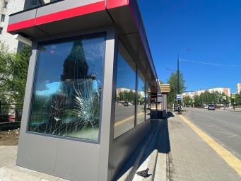 Прокуратура контролирует результаты расследования повреждения теплых остановочных комплексов в Тынде