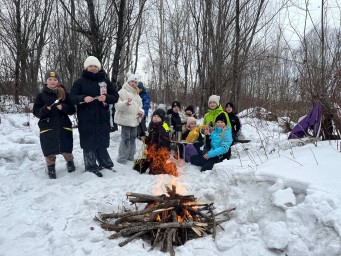 Поход выходного дня юных туристов на остров за подвесным мостом, 16 марта.