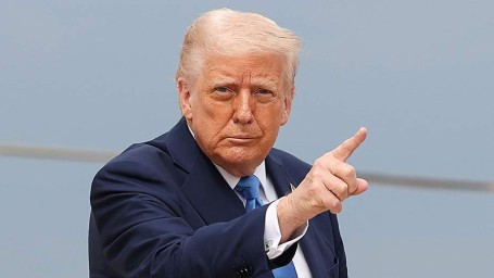 Трамп подписал указ о вводе 25% пошлин на импорт автомобилей с 3 апреля