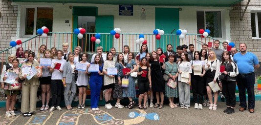 В Центре детского творчества состоялось торжественное чествование выпускников