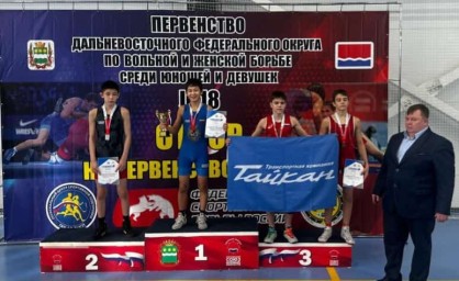 Артем Морс из Тынды стал бронзовым призером первенства ДВ по вольной борьбе