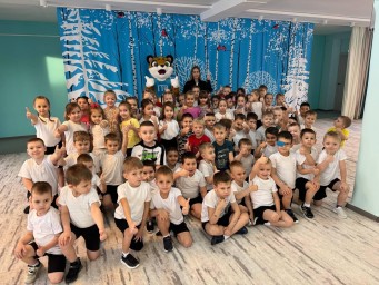 ​Леопард Вика посетила воспитанников детского сада "Радуга" 2 корпус.