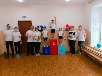 Спортивный семейный праздник «Папа, мама, я — спортивная семья»