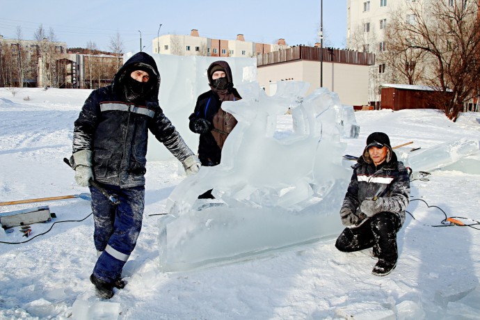 Главная площадь города готовится к Новому году