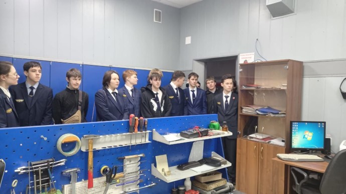 Экскурсия лицеистов БАмИЖТ на производственный участок Тында-Северная Экскурсия лицеистов БАмИЖТ на производственный участок Тында-Северная