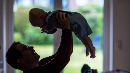 День отца в России в 2025 году: когда отмечать и как поздравить самого важного мужчину