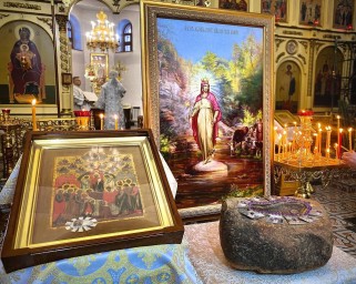 Акафист у Стопы Богородицы в Соборе Святой Троицы!