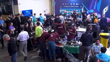 На «Играх будущего» в Казани прошел финал битвы роботов