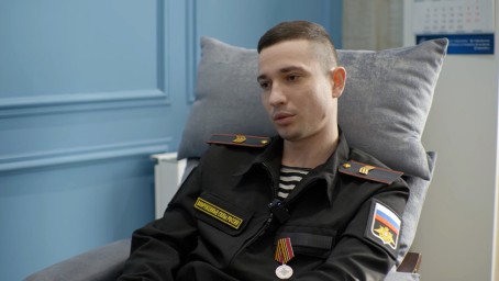Патриотические уроки в благовещенской школе ведет ветеран СВО
