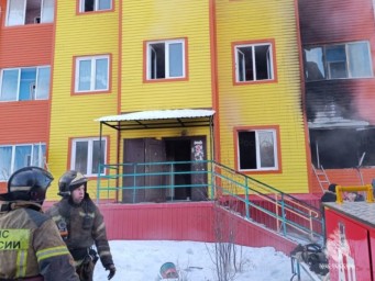 Дознаватели МЧС России устанавливают причину пожара в г. Тынде
