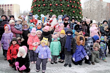 ​В Тынде открыли главную городскую ёлку и ледовый городок