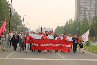 В честь юбилея БАМа в Тынде состоялись парад спецтехники и шествие ветеранов