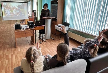 Информационный час «Что может быть семьи дороже»