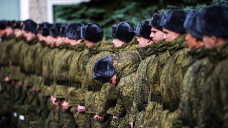 Госдума приняла во II чтении законопроект о круглогодичном призыве