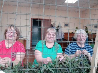 Юкталинцы плетут сети для фронта.