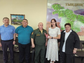 Вдове погибшего при исполнении воинского долга в ходе спецоперации передали орден Мужества
