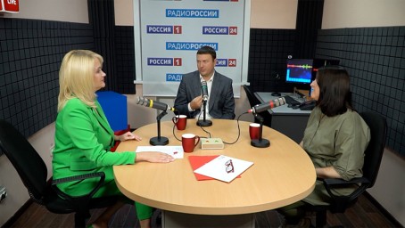 "Наш подкаст": о том, как правильно обращаться с деньгами