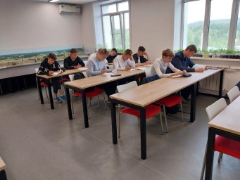 Завершено обучение группу по программе профессиональной подготовки на профессию «монтер пути