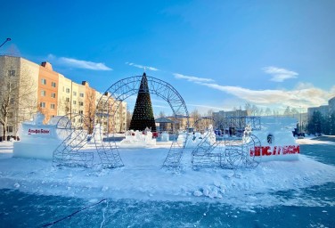 Строительство новогоднего городка — одна из главных ежегодных зимних традиций