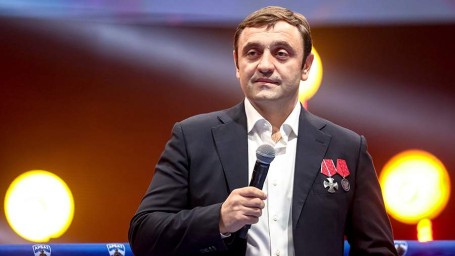 При взрыве в ЖК «Алые паруса» пострадал основатель батальона «АрБат» Саркисян