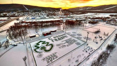 25 ледовых открыток создали амурчане в канун Нового года