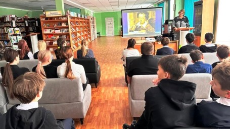 Тында читает Пушкина: акция в библиотеке