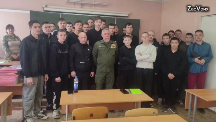 Связь Поколений: Боец Спецоперации в Амурском Колледже Связь Поколений: Боец Спецоперации в Амурском Колледже