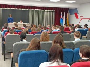 День защиты детей: прокуроры провели просветительскую работу со студентами БАмИЖТ.