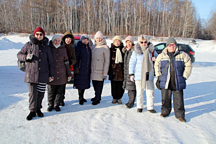 Крещенские купания и душевные посиделки: пенсионеры Тынды встретили праздник с мужеством и теплом Крещенские купания и душевные посиделки: пенсионеры Тынды встретили праздник с мужеством и теплом