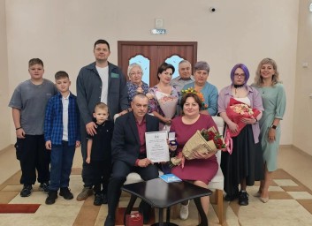 ​30 лет под одним зонтом: история любви, которая началась в дождь