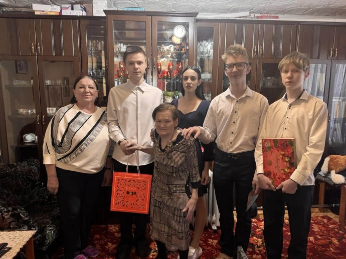 Цветы и Доброта: Могот отметил 8 Марта с Особым Вниманием