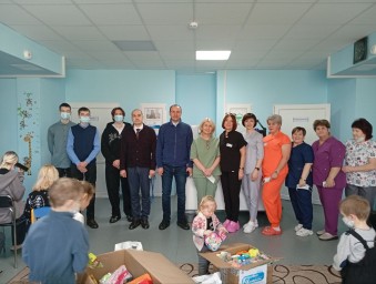 Акция "Коробка храбрости": радость детям в больнице Тынды