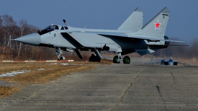 От винта: ФСБ предотвратила попытку угона российского МиГ-31 От винта: ФСБ предотвратила попытку угона российского МиГ-31