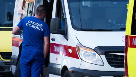 Массовое отравление алкоголем в Сланцах: число погибших растет