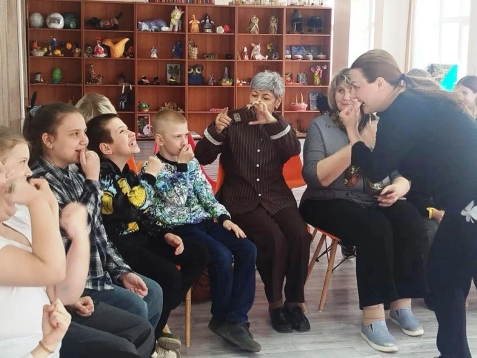 Актерское мастерство в библиотеке: "Театральный поезд" в Тынде Актерское мастерство в библиотеке: "Театральный поезд" в Тынде