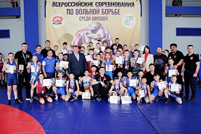 ​"Надежды БАМа": В Тынде зажглись новые звезды вольной борьбы