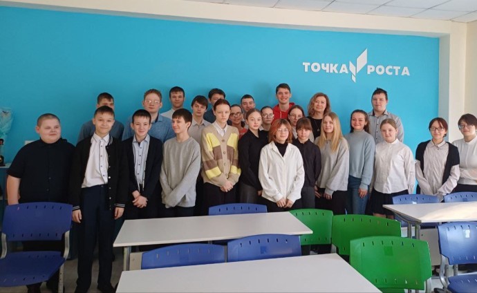 Шаг в студенчество: Встреча с выпускниками РУДН в Олекминской школе Шаг в студенчество: Встреча с выпускниками РУДН в Олекминской школе