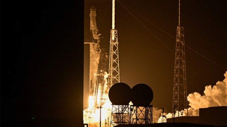 Корабль Crew Dragon совершил стыковку с модулем Harmony на МКС