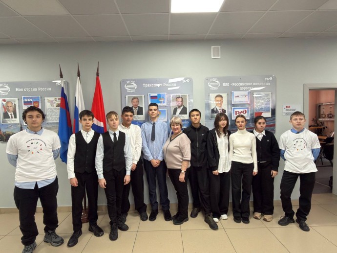 БАмИЖТ: Школьники пробуют себя в роли машиниста локомотива БАмИЖТ: Школьники пробуют себя в роли машиниста локомотива