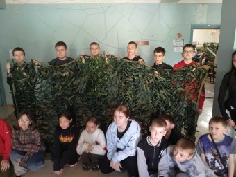 "Профильная смена «Юнармеец» в Тынде: от IT-куба до плетения сетей для СВО"