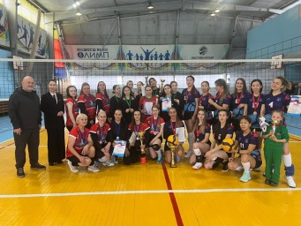 Волейбольный турнир "Золотая осень": Названы победители и лучшие игроки.