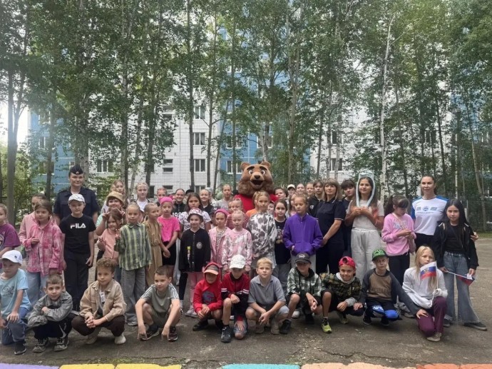 В Тынде «Зарядка с Чемпионом» объединила детей и поклонников ГТО В Тынде «Зарядка с Чемпионом» объединила детей и поклонников ГТО