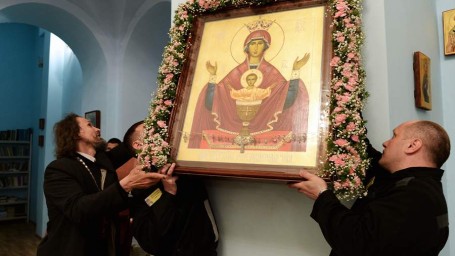 Церковный праздник 18 мая: День иконы «Неупиваемая Чаша»: чем известна святыня, кому помогает