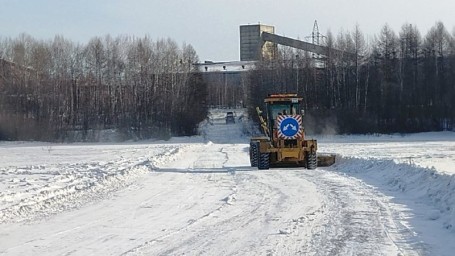 ​В Тынде началась работа по подготовке к открытию зимних дорог через реку