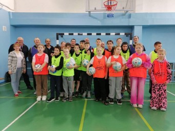 "Территория пап" в Олекме: футбольный праздник к Дню отца