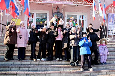 ​Крым с Россией навсегда: Благотворительный концерт на Бамовском Арбате объединил сердца