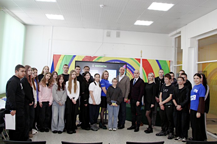 "Молодая гвардия Единой России" открыла двери в Тынде: новый этап для активной молодежи "Молодая гвардия Единой России" открыла двери в Тынде: новый этап для активной молодежи