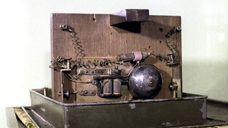 13 февраля &mdash; Всемирный день радио: история и традиции праздника, тема 2025 года