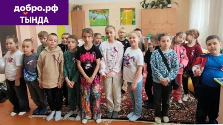 День России в Пришкольном Лагере: Акция "Ленточки Триколора"